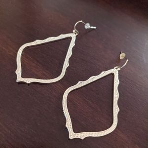 Kendra Scott Sophee Drop Earrings in gold